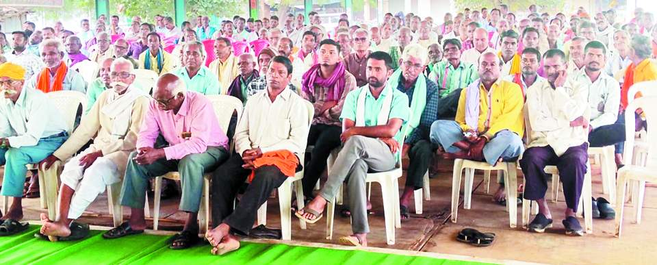 छत्तीसगढ़ प्रगतिशील किसान संगठन के बोरी किसान महापंचायत में जुटे सैकड़ों किसान