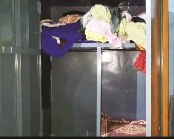 सूने मकानों का ताला तोड़ नगदी सहित सामानों की चोरी  