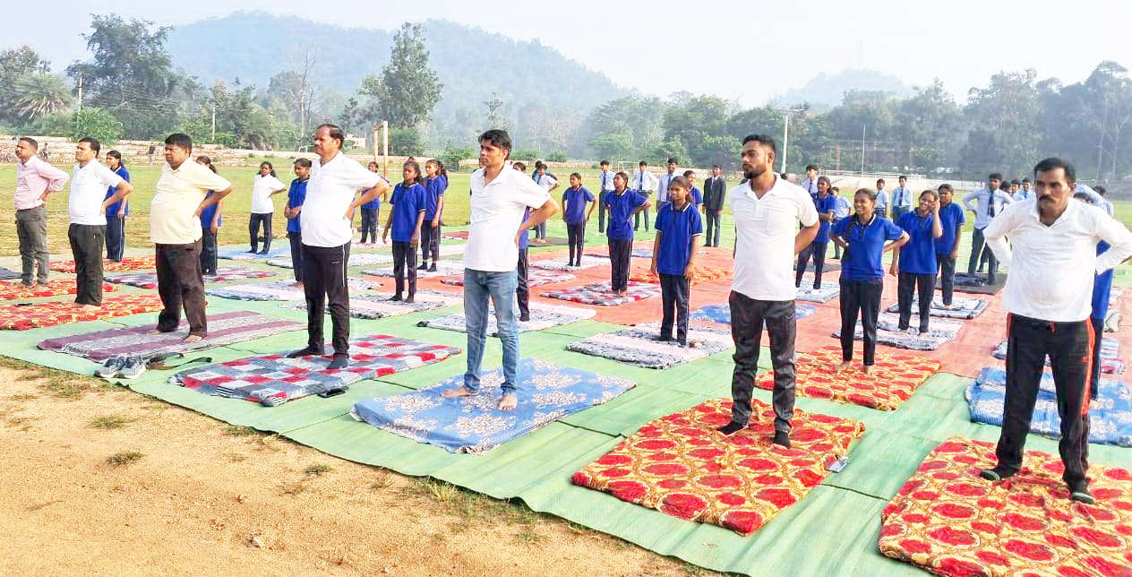 मोहला में जिला स्तरीय योगाभ्यास