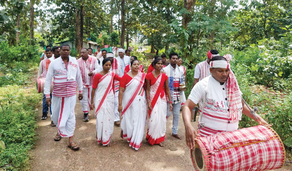 सर्व उरांव समाज ने उत्साह से मनाया नवाखाई