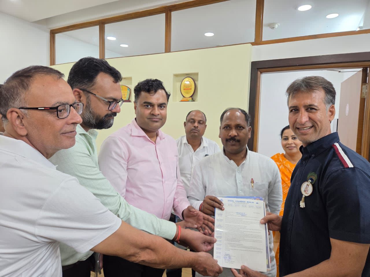 भिलाई चेम्बर के उद्योग विंग की टीम ने उपमुख्यमंत्री साव से की मुलाकात