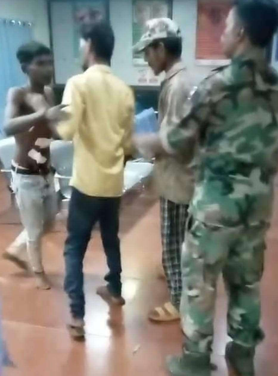 प्रेमिका से अनबन के बाद सिरफिरे आशिक ने खुद को मारा चाकू, जिला अस्पताल में किया हंगामा