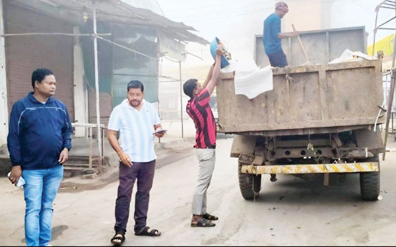 एसडीएम ने शहर में साफ सफाई व्यवस्था का किया निरीक्षण