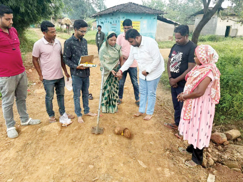 राजपुर जनपद उपाध्यक्ष ने पुलिया निर्माण के लिए किया भूमिपूजन