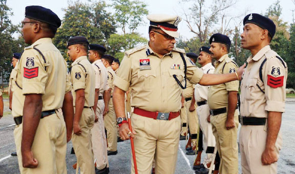 एसपी ने जनरल परेड की ली सलामी