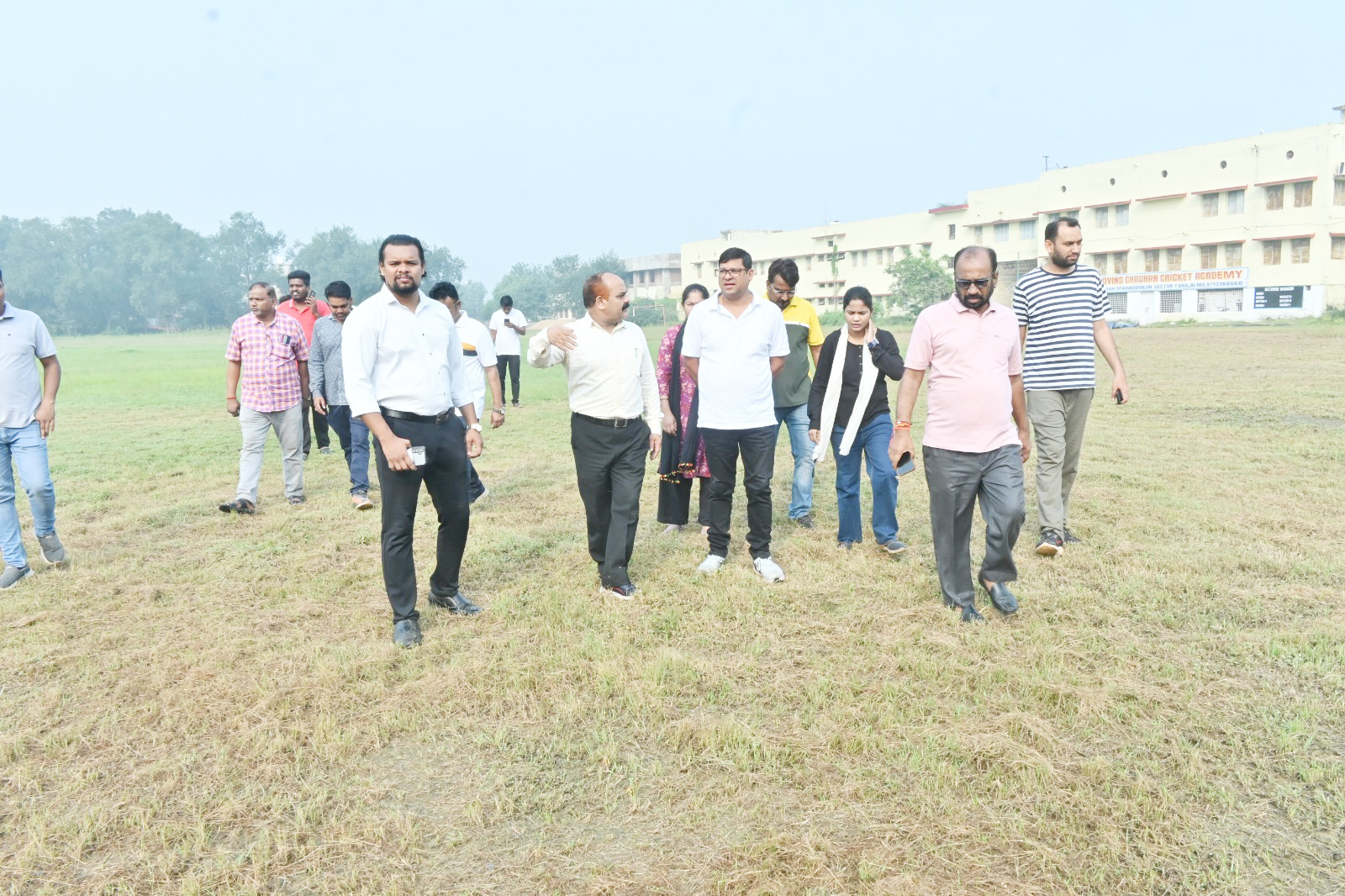 आयुक्त ने कल्याण कॉलेज ग्राउण्ड में  इंडोर स्टेडियम बनाने के दिए निर्देश