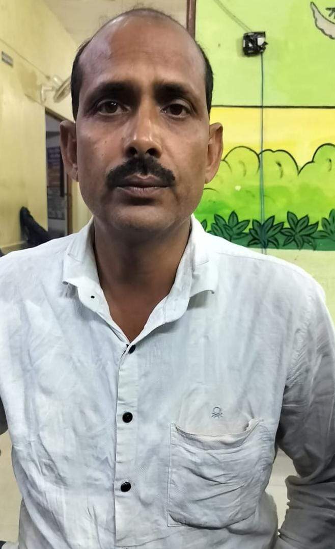 सूने मकान में चोरी, 2 नाबालिग समेत 6 आरोपी गिरफ्तार