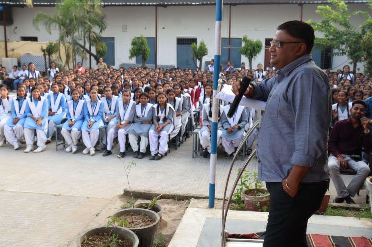 बहुउद्देशीय उमावि अंबिकापुर में  साइबर जागरूकता कार्यक्रम