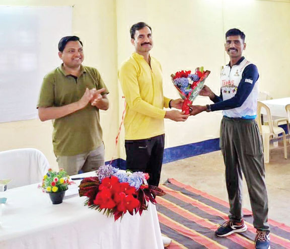 सीआईएसएफ बचेली के हेड कांस्टेबल धुरंधर ने 39 मिनट में 10 किमी दौडक़र रचा कीर्तिमान