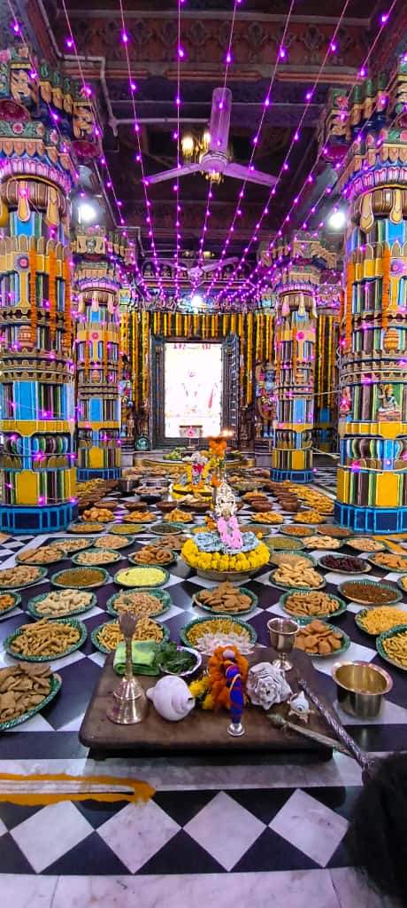 जैतू साव मठ में मना गोवर्धन पूजा,  200 से अधिक व्यंजनों का भोग