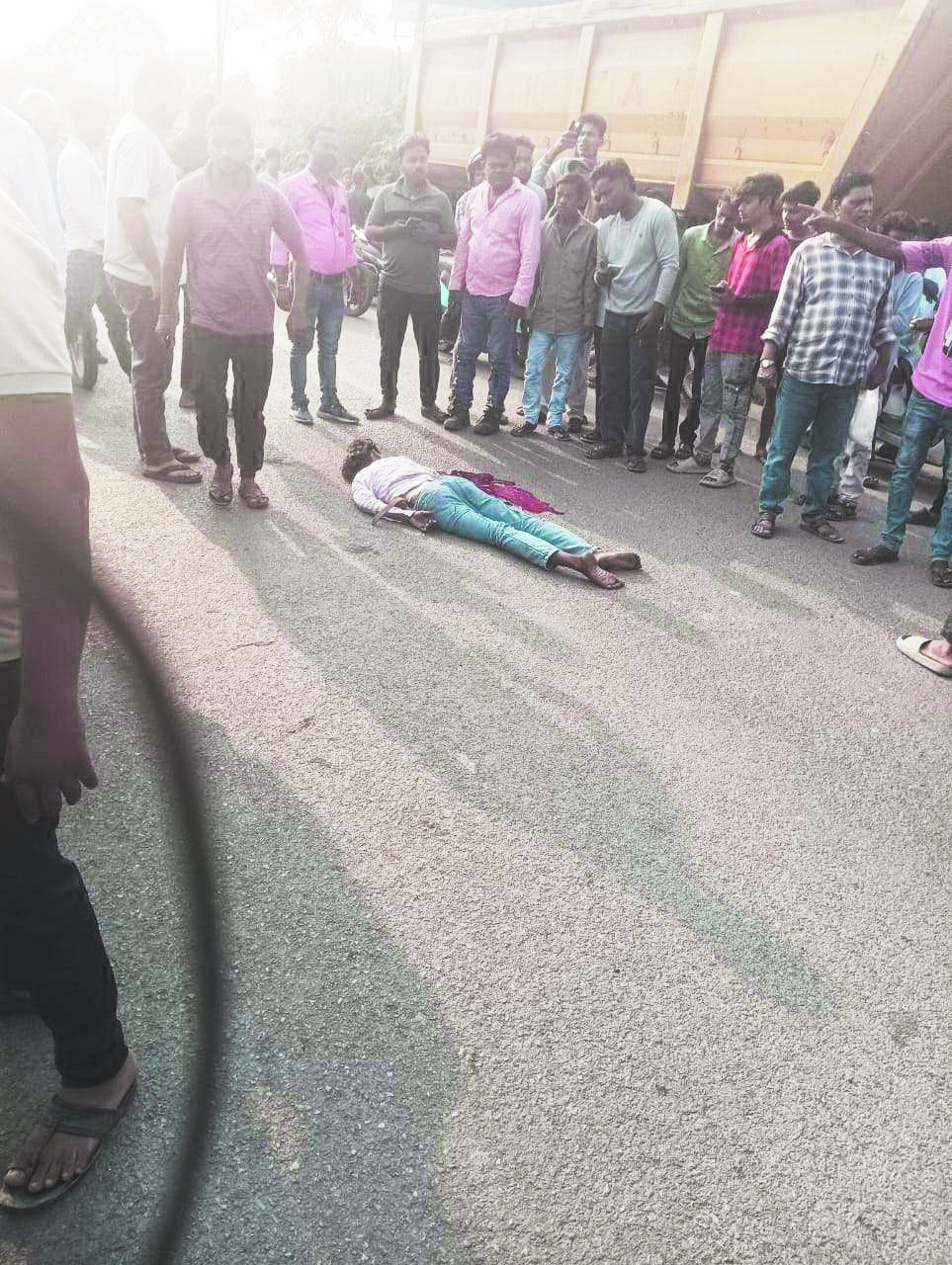 सडक़ हादसों में चार युवकों की मौत, तीन घायल