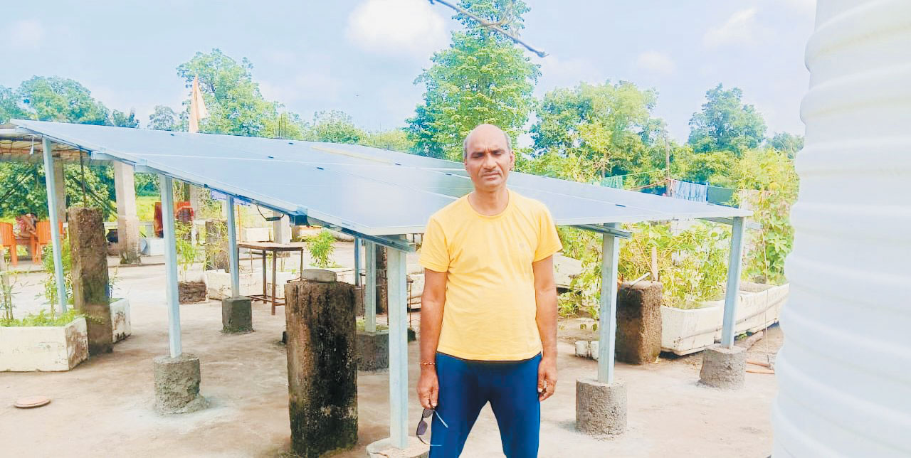 प्रधानमंत्री सूर्यघर मुफ्त बिजली योजना से रोशन हुआ दिनेश का घर