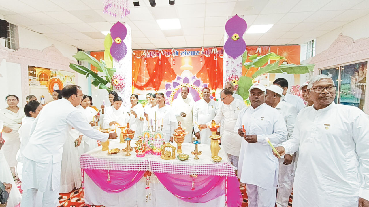 ब्रह्माकुमारी ईश्वरीय विवि अंबिकापुर में धूमधाम  से मनाई दीपावली