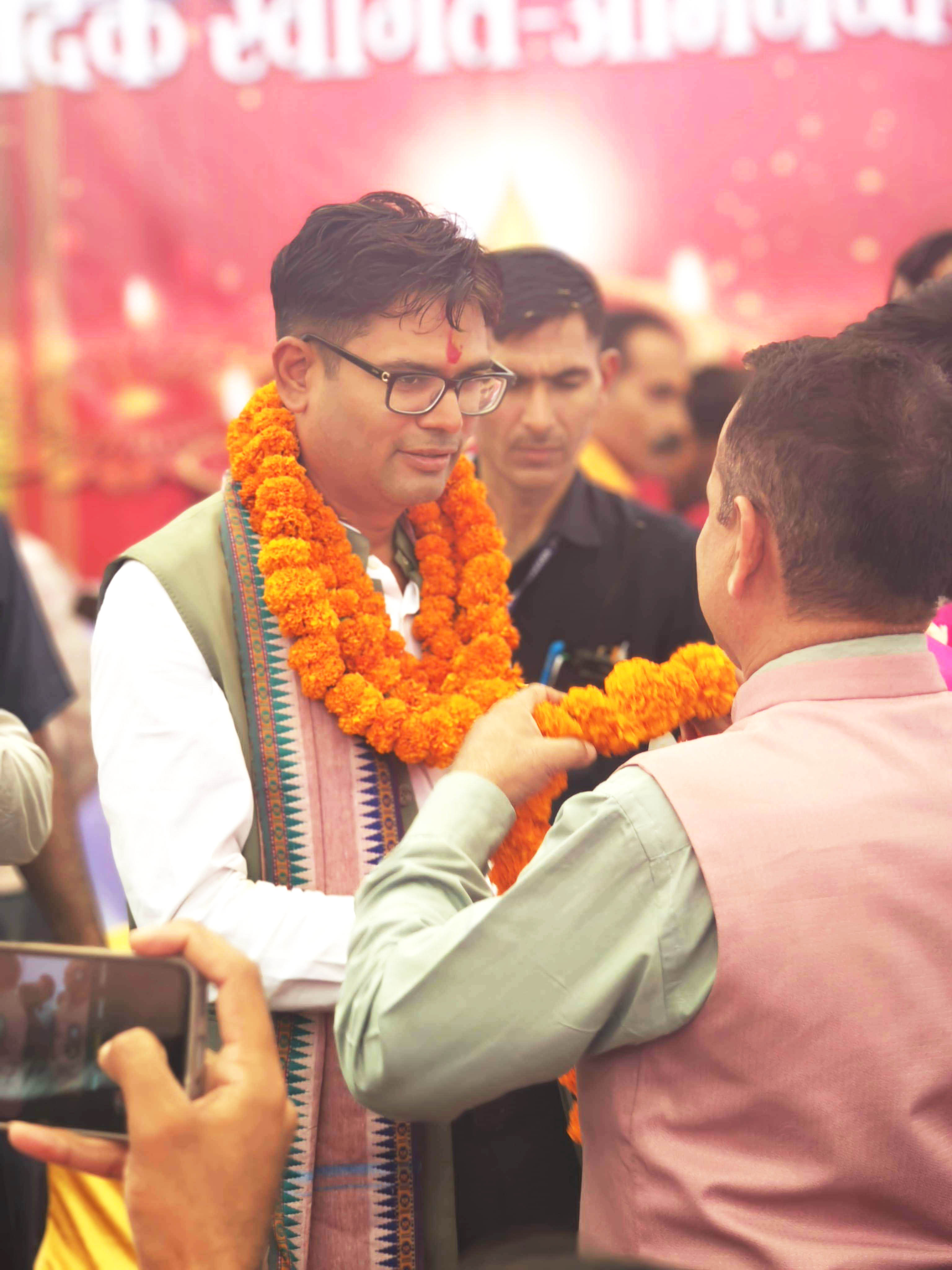 जिपं अध्यक्ष ने वित्तमंत्री चौधरी को दी दीपावली की शुभकामनाएं