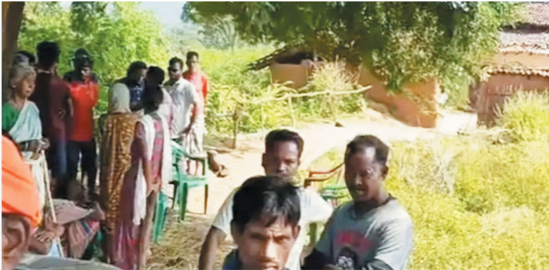 दंपति की धारदार हथियार से हत्या