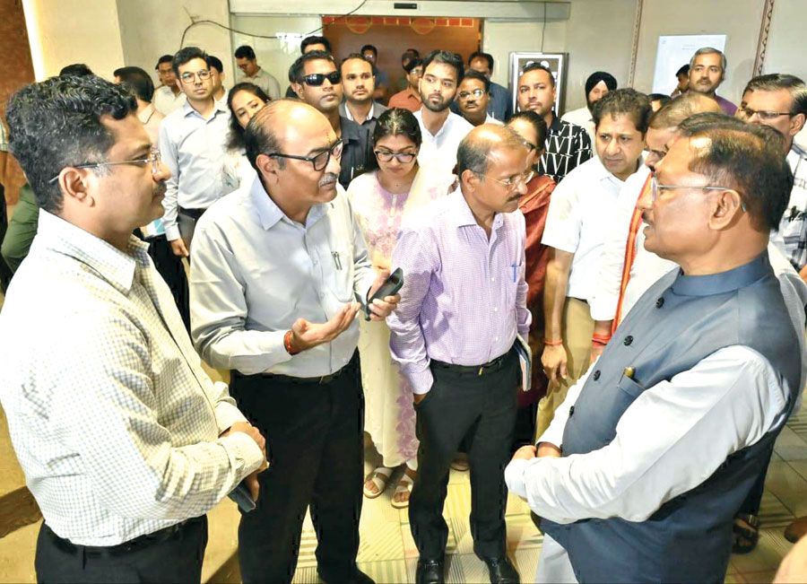 सीएम ने मोदी के दौरे, राज्योत्सव की तैयारियों का जायजा लिया, बोले-पूरी गरिमा का ध्यान रखा जाए