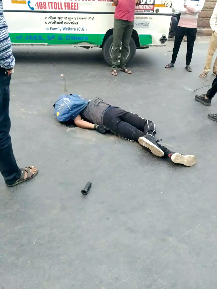 वीआईपी चौक में बस ने ली बाइक सवार की जान