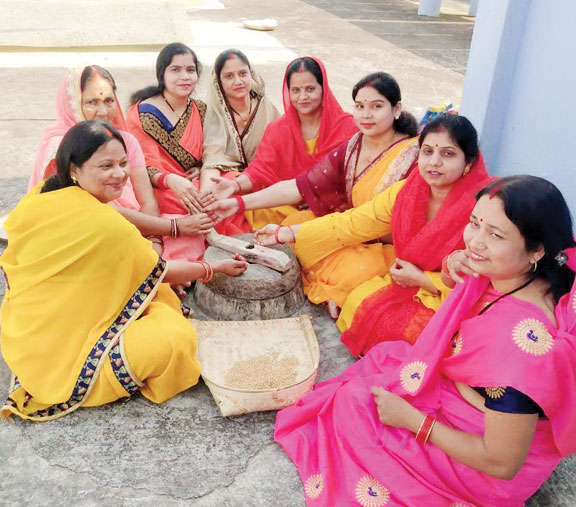 नहाय-खाय के साथ सूर्य उपासना का पर्व छठ शुरू