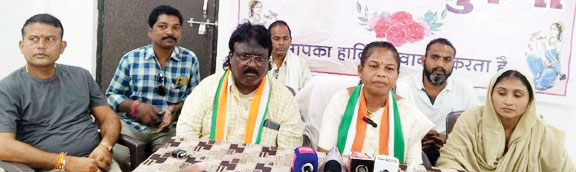 अवैध शराब बिक्री का विरोध, कांग्रेस ने सौंपा ज्ञापन