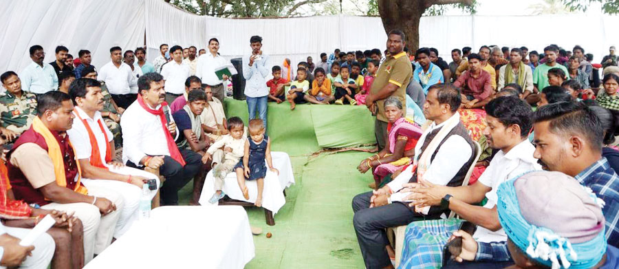 उप मुख्यमंत्री विजय शर्मा ने सुदूर संवेदनशील कच्चापाल में ग्रामीणों के साथ किया संवाद