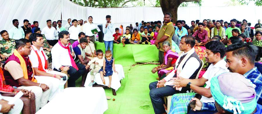 उप मुख्यमंत्री विजय शर्मा ने सुदूर संवेदनशील कच्चापाल में ग्रामीणों के साथ किया संवाद