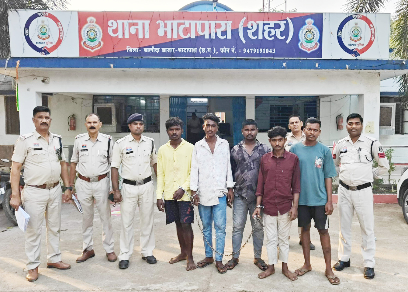 गाली गलौज -मारपीट, 5 आरोपी गिरफ्तार