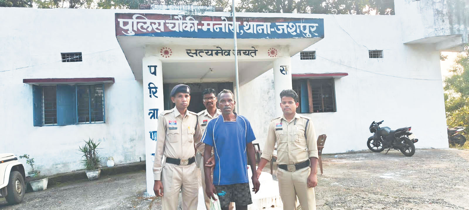 कर्मा त्योहार में विवाद के बाद कुल्हाड़ी से हमला, गिरफ्तार