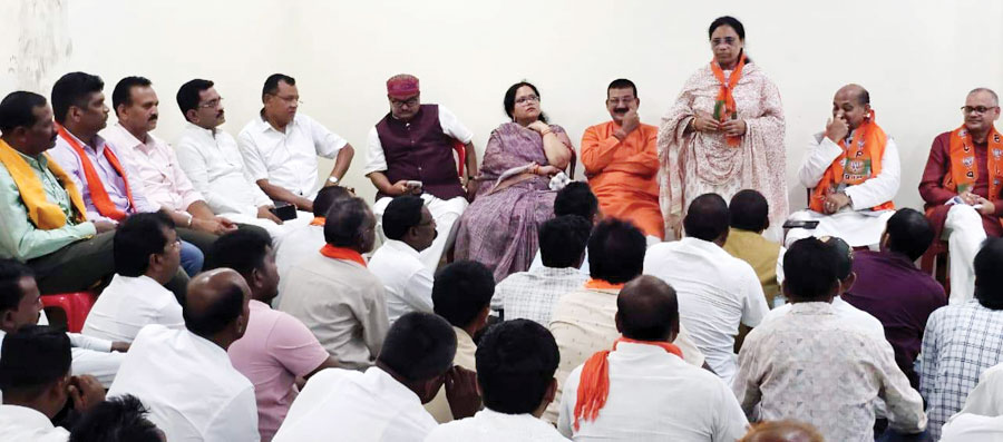 ओडिशा उपचुनाव को लेकर भाजपा की रणनीतिक बैठक, कोंडागांव विधायक लता उसेंडी रहीं शामिल