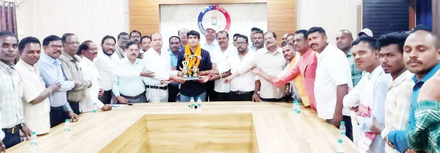 सर्व समाज ने एसपी  वाय. अक्षय कुमार को दी विदाई