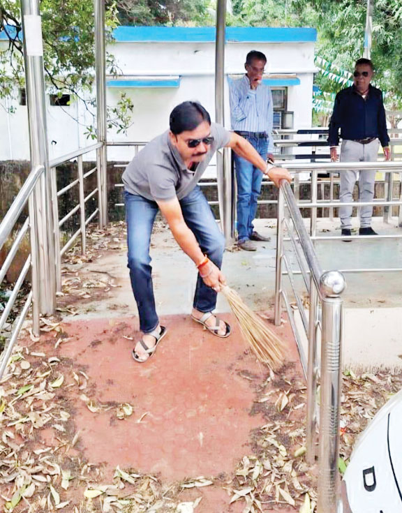 स्वच्छ भारत अभियान: पार्षद मनीष श्रीवास्तव ने चलाया सफाई अभियान