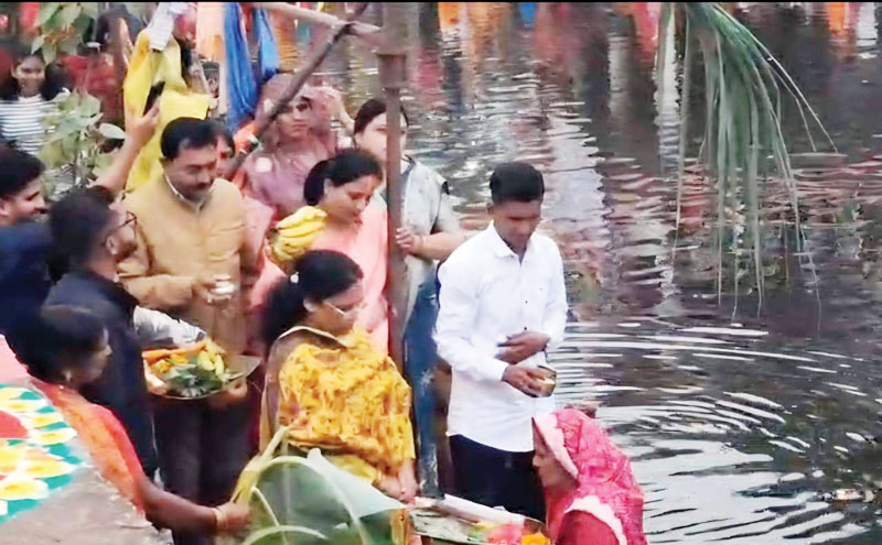 छठ पर्व में शामिल हुईं  विधायक लता उसेंडी