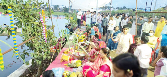 उगते सूर्य को अघ्र्य के साथ छठ महापर्व का समापन