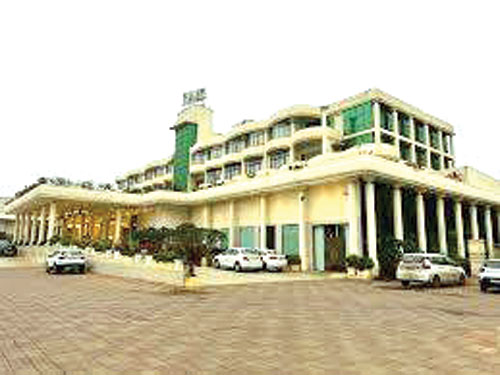 बेबीलॉन के एकाउंटेंट ने वेंडरों के 7.56 लाख हड़पे, अमानत में खयानत दर्ज