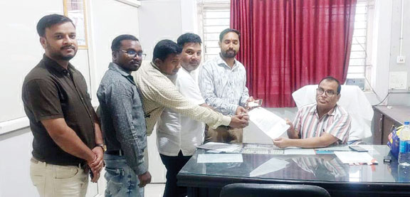 9 सूत्रीय मांगों पर कर्मचारी संघ ने सौंपा ज्ञापन