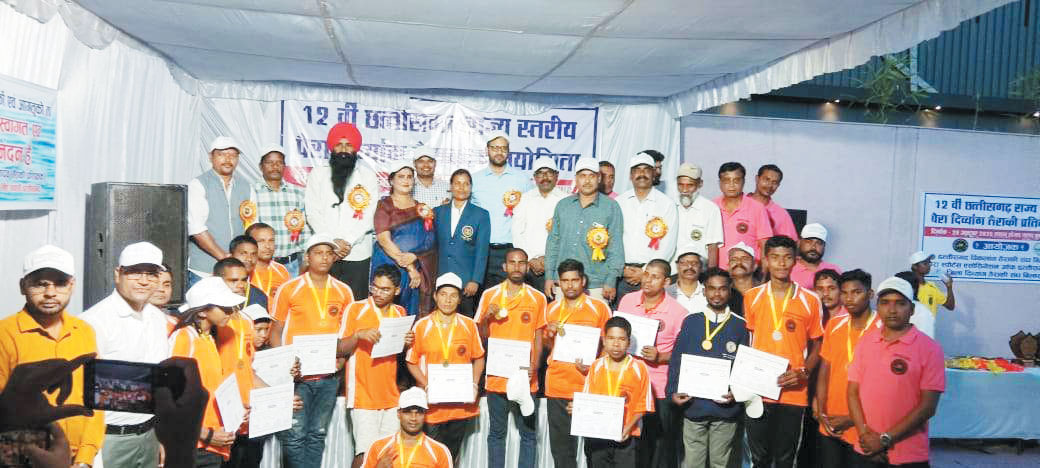 राज्य स्तर पैरा दिव्यांग तैराकी जशपुर के खिलाडिय़ों को 3 गोल्ड और 3 सिल्वर