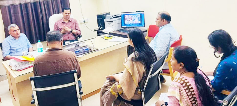 ई-ऑफिस प्रणाली और केस ट्रैकिंग पोर्टल से सभी मामलों की ऑनलाइन मॉनिटरिंग- कलेक्टर