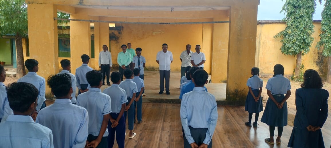 संयुक्त संचालक ने  की  हायर सेकेंडरी बड़े गुडरा की जांच