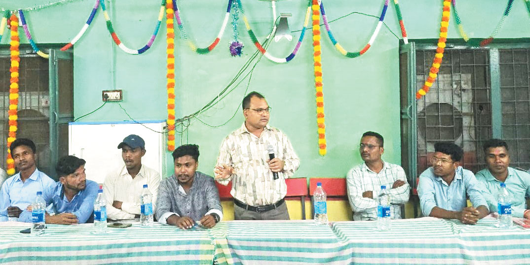 नवप्रवेशित विद्यार्थियों का सम्मान