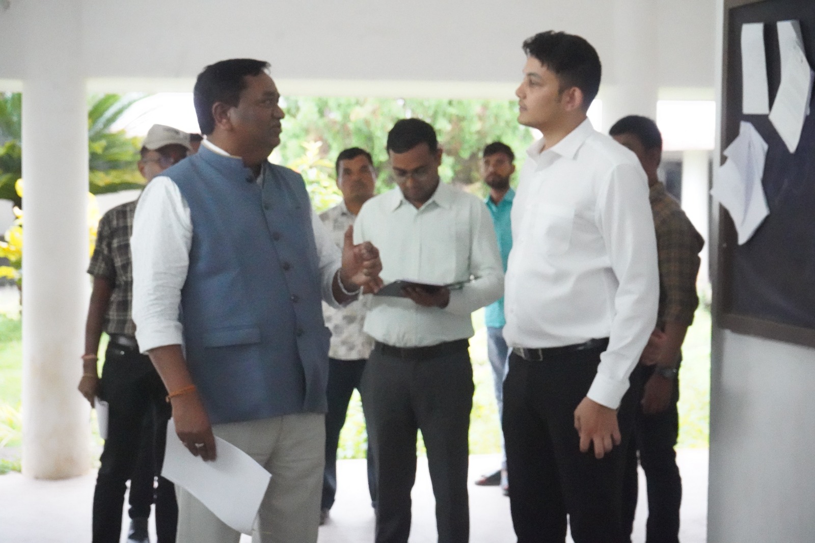 राजस्व मामलों का करें निदान - कमिश्नर