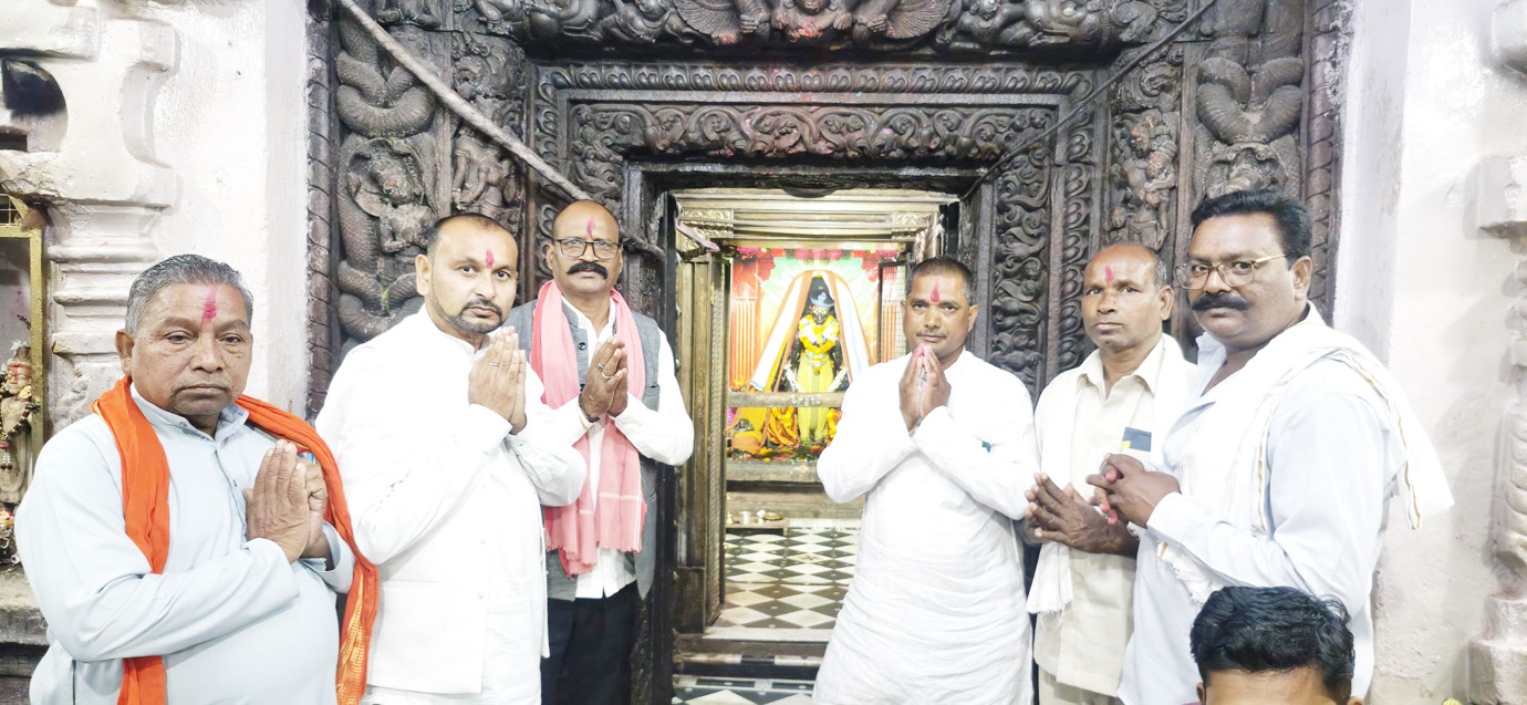 चंदूलाल साहू ने किया राजिम लोचन एवं भक्तिन माता का दर्शन