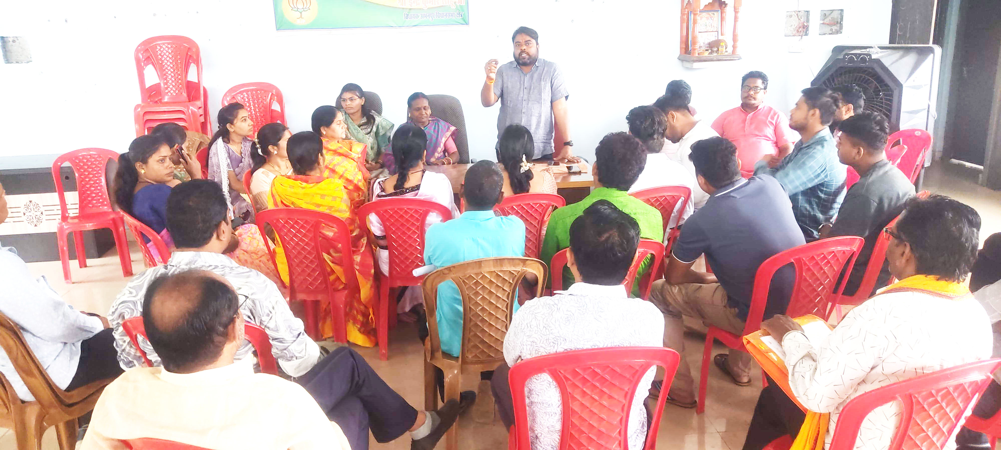 पीएम मोदी के स्वागत की तैयारी को लेकर भाजपा मंडल की बैठक