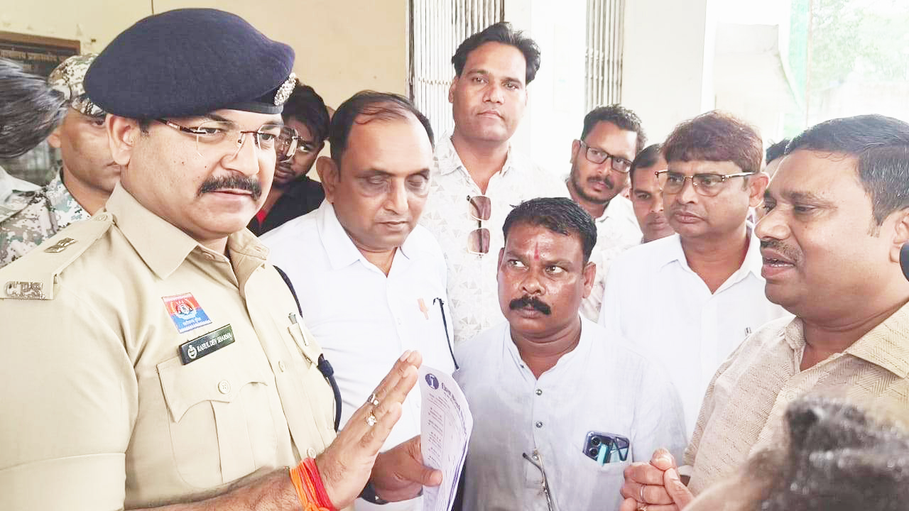 सतनामी समाज पर टिप्पणी, दो के खिलाफ एफआईआर करने पुलिस को ज्ञापन