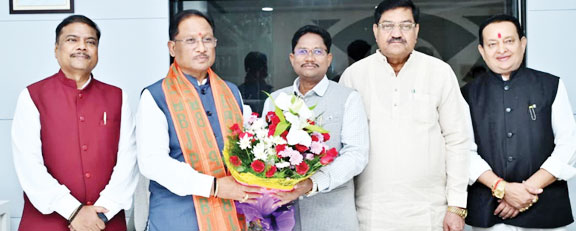 सीएम से रूप सिंह मंडावी ने की भेंट