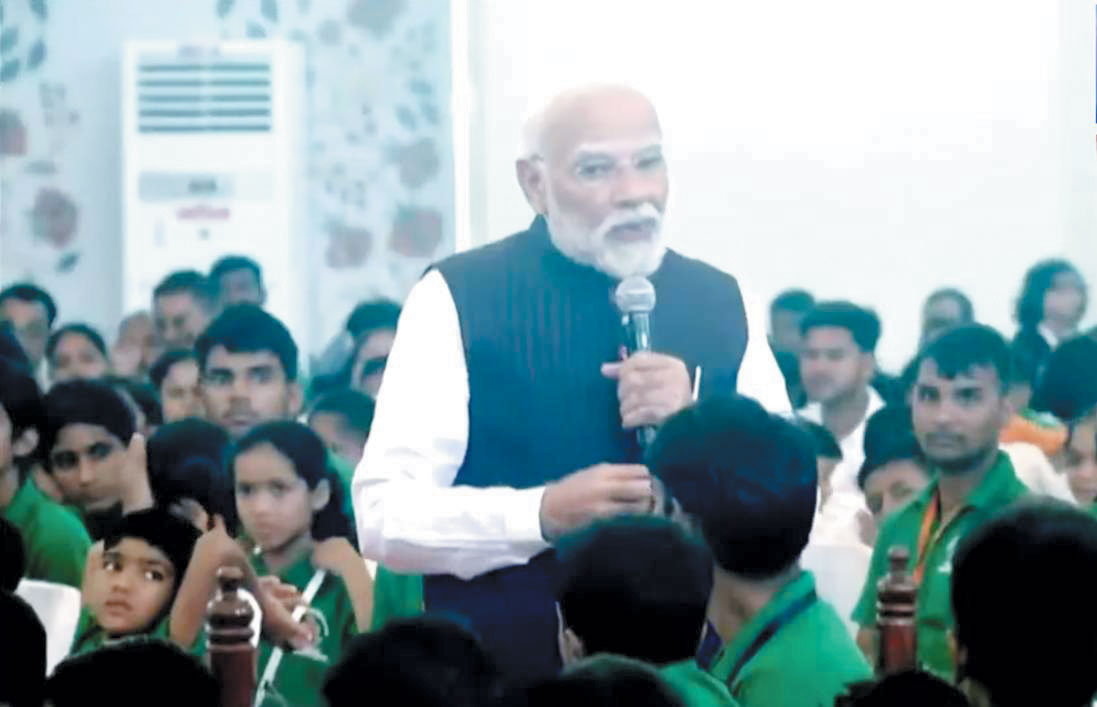 आगमन से विदाई तक मोदी का भव्य अभिवादन