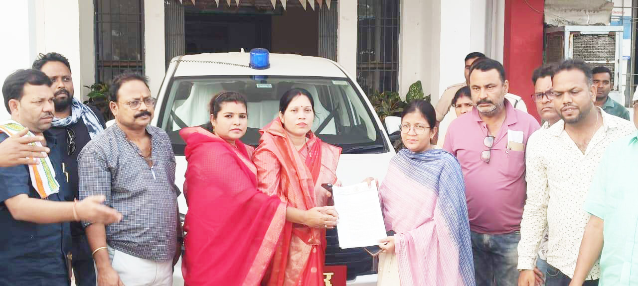 किसानों के पंजीयन और गिरदावरी से जुड़ी समस्याओं पर विधायक उत्तरी ने कलेक्टर को सौंपा ज्ञापन