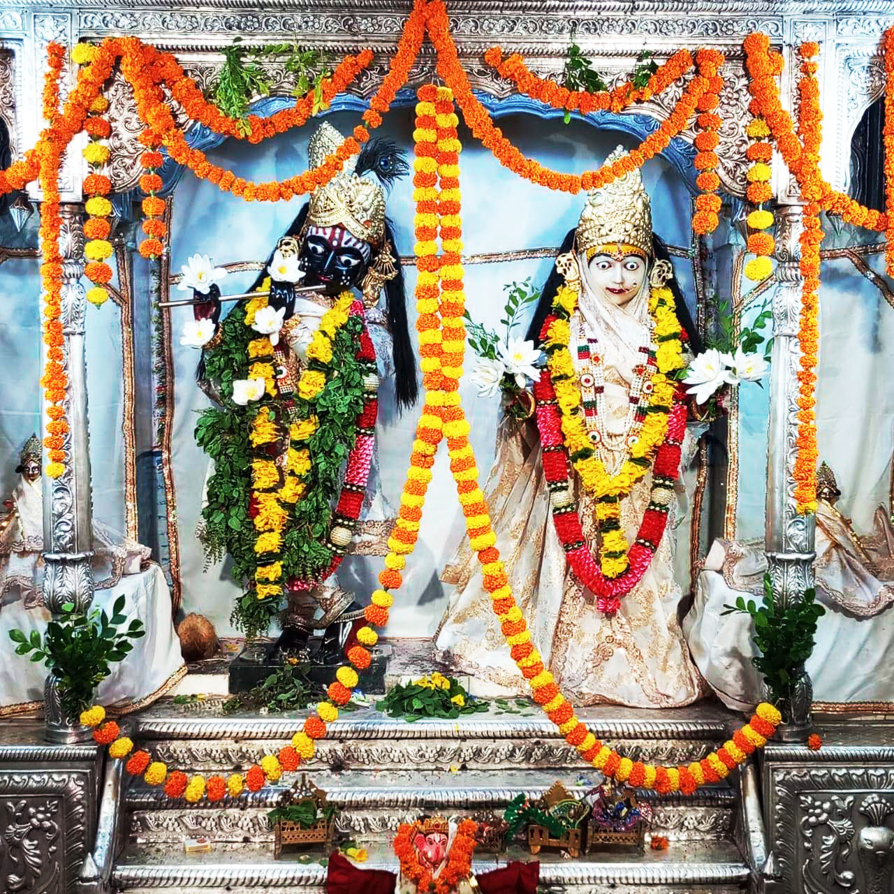 सोमवार से नगर भोज राधा कृष्ण मंदिर में शुरू