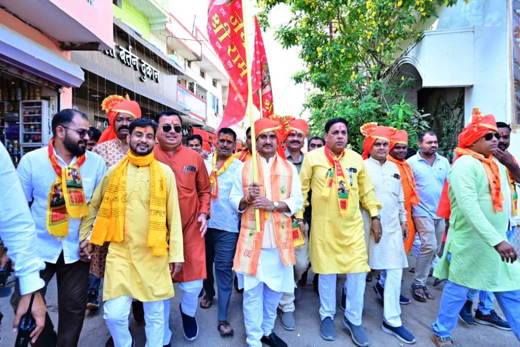 लोरमी में निकली शोभायात्रा, भक्ति और संस्कृति का दिखा संगम