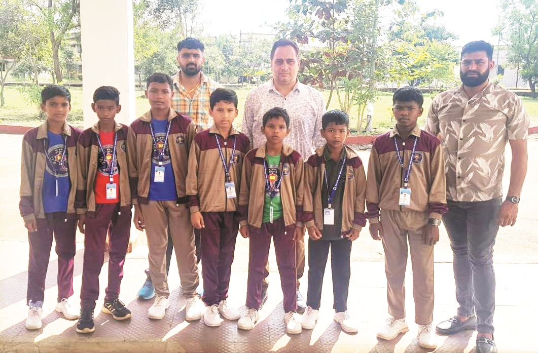 प्रतियोगिता के लिए 8 छात्रों का चयन