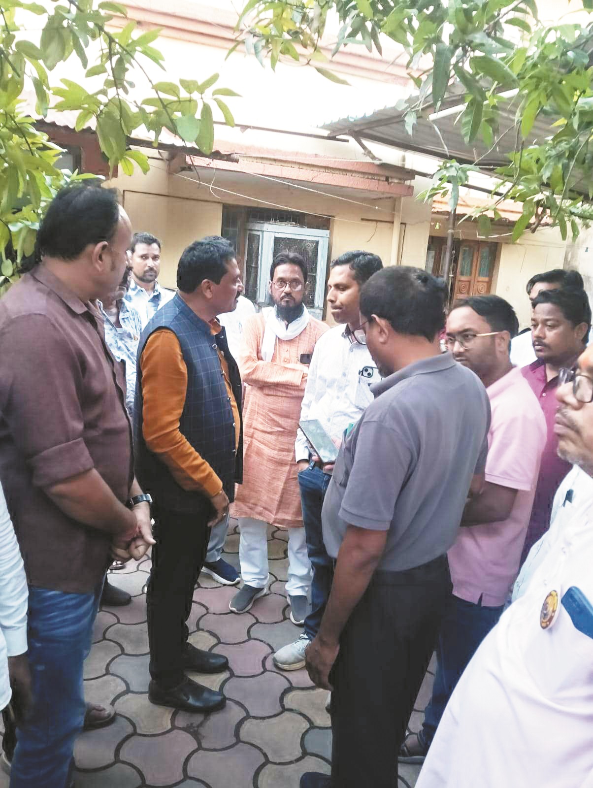 विधायक पहुंचे शोकाकुल परिवार के बीच