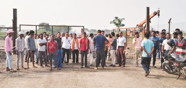 जिंदल कंपनी के कथित वादाखिलाफी को लेकर भडक़ा जनाक्रोश